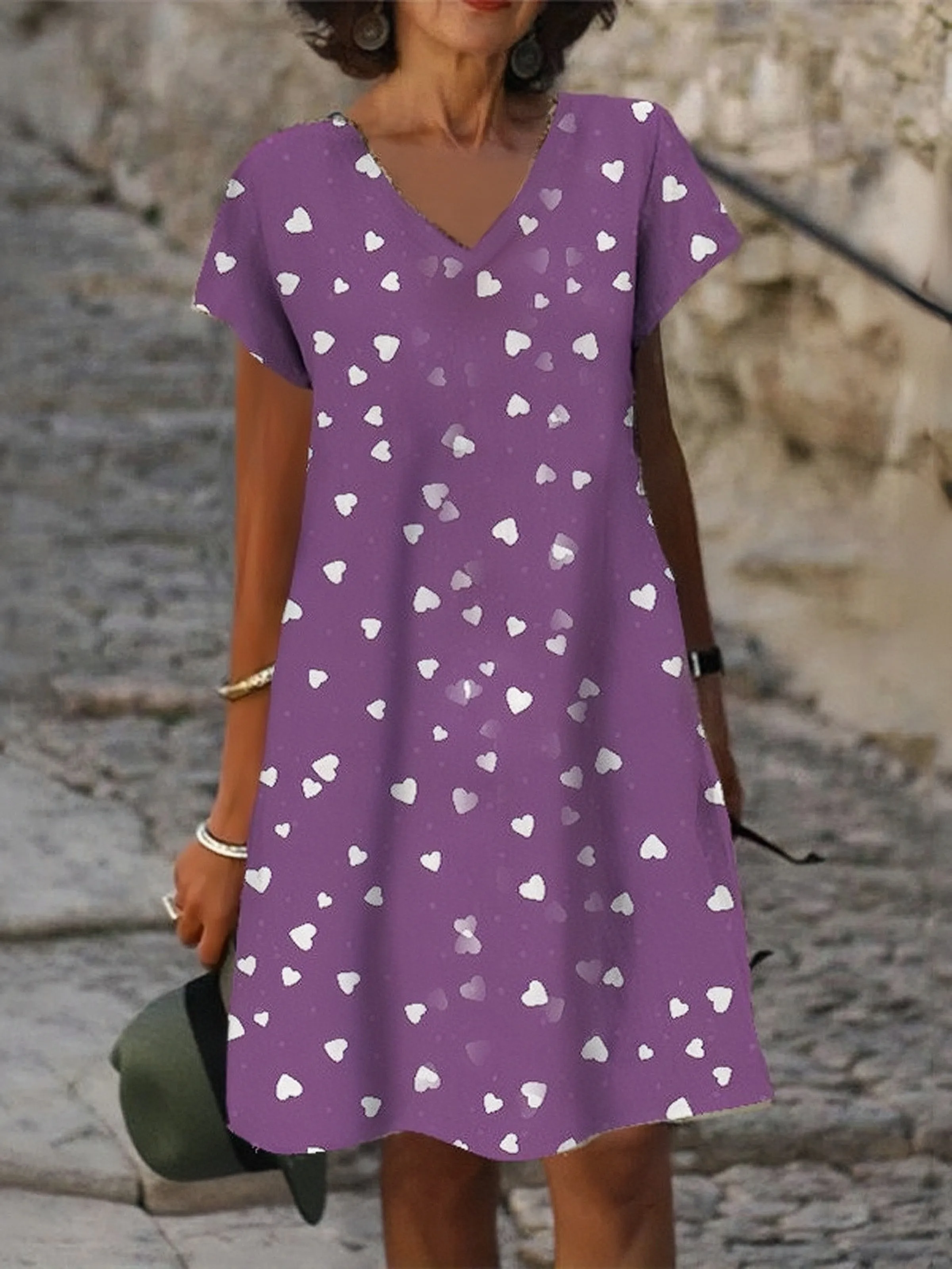 BerryBetty - Black Heart Print V Neck Causal Short Sleeve Shift Dress